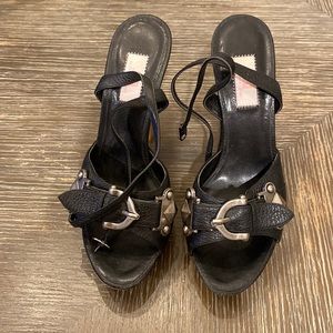 JLO BUCKLE PEEP TOES SIZE 6 M